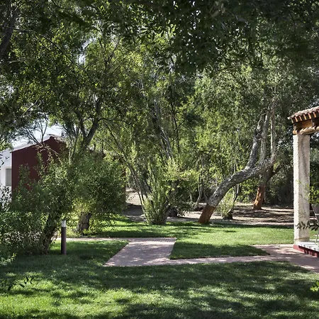 Li Neuli Country Club Otel San Pantaleo