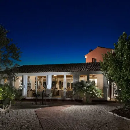Szálloda Li Neuli Country Club 5*